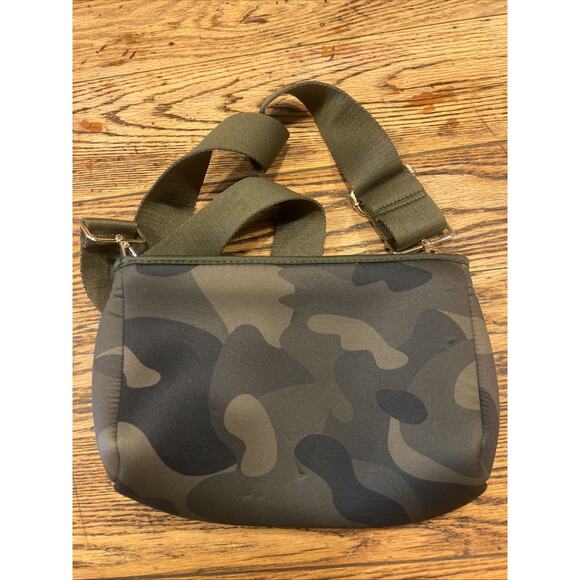 Ah-Dorned Women's Neoprene Crossbody Bag Camo + RARE Gold and Silver Stripe EXC! - Picture 2 of 12